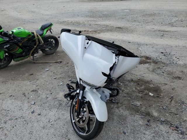 1HD1KB71XRB607029 - 2024 HARLEY-DAVIDSON FLHX WHITE photo 5