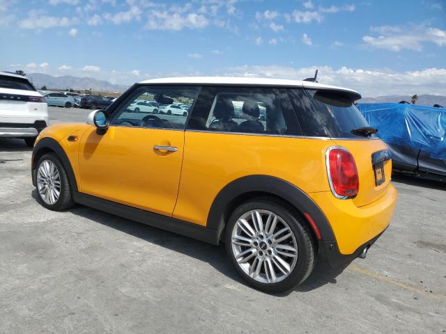 WMWXP5C55H3C63710 - 2017 MINI COOPER ნარინჯისფერი ფოტო 2