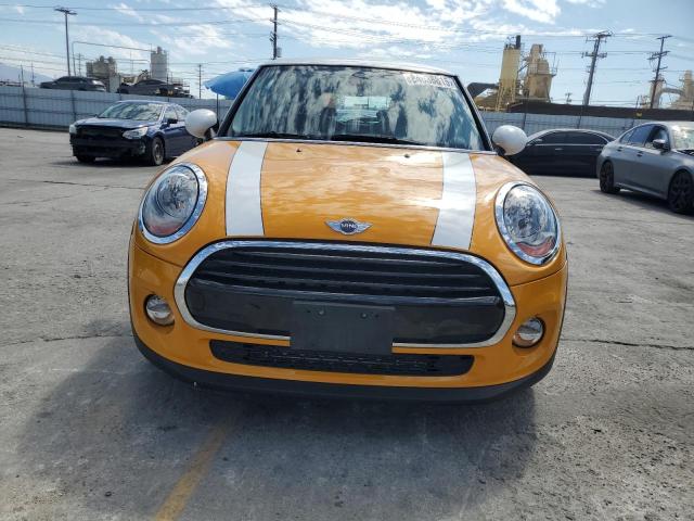 WMWXP5C55H3C63710 - 2017 MINI COOPER ნარინჯისფერი ფოტო 5