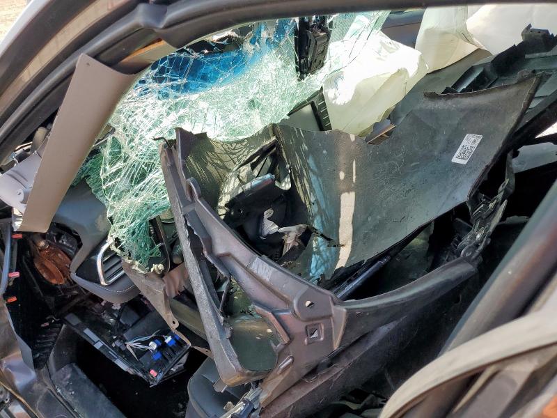 4T1B11HK1JU663696 - 2018 TOYOTA CAMRY L GRAY photo 8