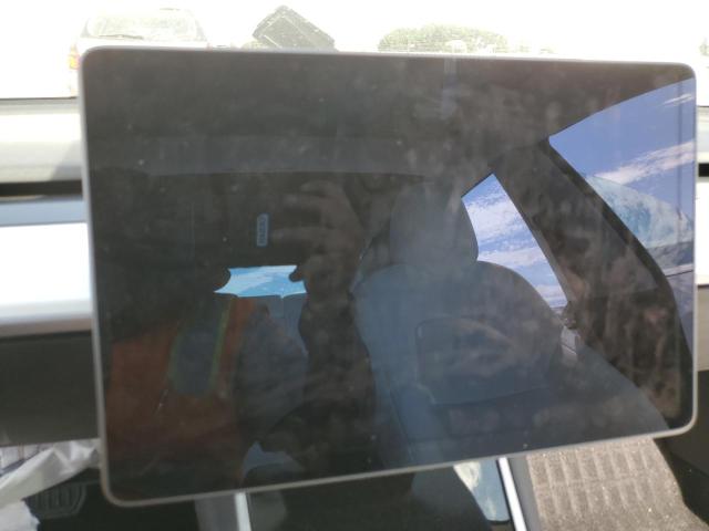 5YJ3E1EB1LF640562 - 2020 TESLA MODEL 3 WHITE photo 9