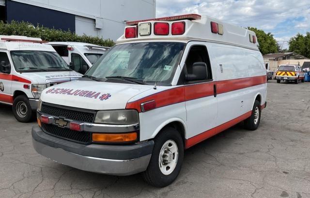 1GBZGUCL4D1147653 - 2013 CHEV EXPRESS G3500 WHITE photo 2