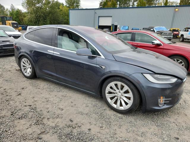 5YJXCBE23JF087732 - 2018 TESLA MODEL X Grau Foto 4