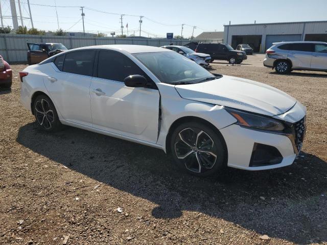 1N4BL4CV7RN368759 - 2024 NISSAN ALTIMA SR WHITE photo 4