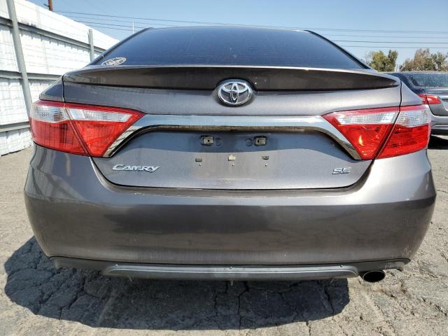 4T1BF1FK6GU187684 - 2016 TOYOTA CAMRY LE GRAY photo 6