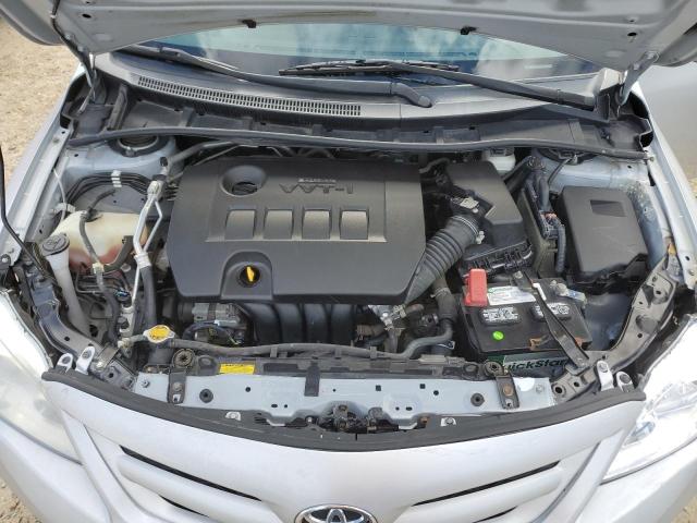 2T1BU4EE9DC011776 - 2013 TOYOTA COROLLA BASE Silber Foto 11