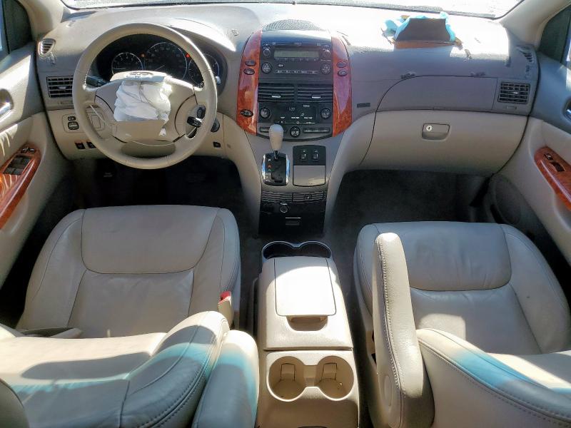 5TDYK4CC6AS313126 - 2010 TOYOTA SIENNA XLE მწვანე ფოტო 8