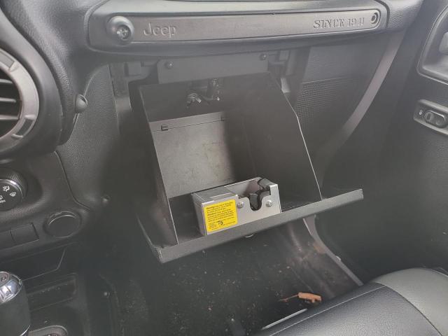 1J4HA3H16BL500982 - 2011 JEEP WRANGLER U SPORT رمادي صورة 9