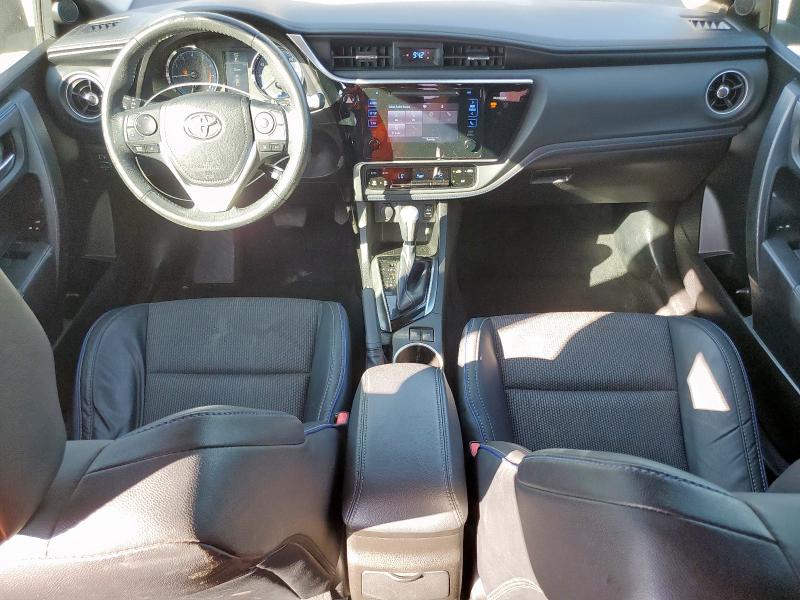 5YFBURHE5HP702544 - 2017 TOYOTA COROLLA L გრაფიტი ფოტო 8