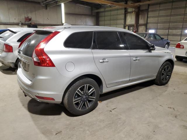 YV440MRR2H2221686 - 2017 VOLVO XC60 T5 DYNAMIC ვერცხლისფერი ფოტო 3