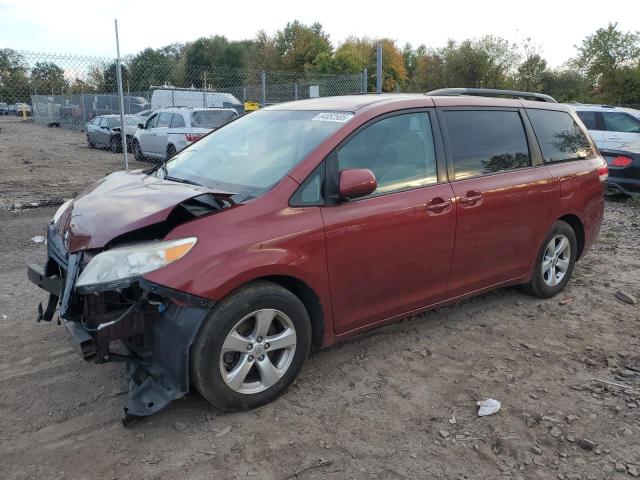 2013 TOYOTA SIENNA LE, 