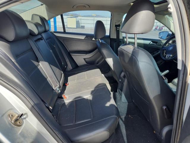 3VWDX7AJXDM410625 - 2013 VOLKSWAGEN JETTA SE Argent photo 10