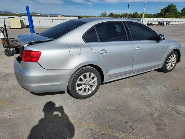 3VWDX7AJXDM410625 - 2013 VOLKSWAGEN JETTA SE Argent photo 3