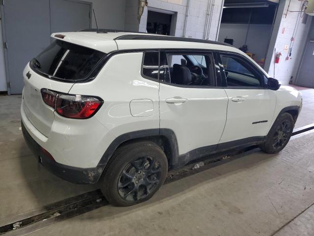 3C4NJDBN4ST561679 - 2025 JEEP COMPASS LATITUDE WHITE photo 3