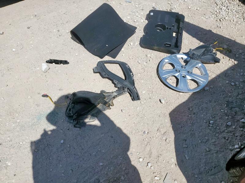 KL8CB6SA4KC712666 - 2019 CHEVROLET SPARK LS Violet photo 12