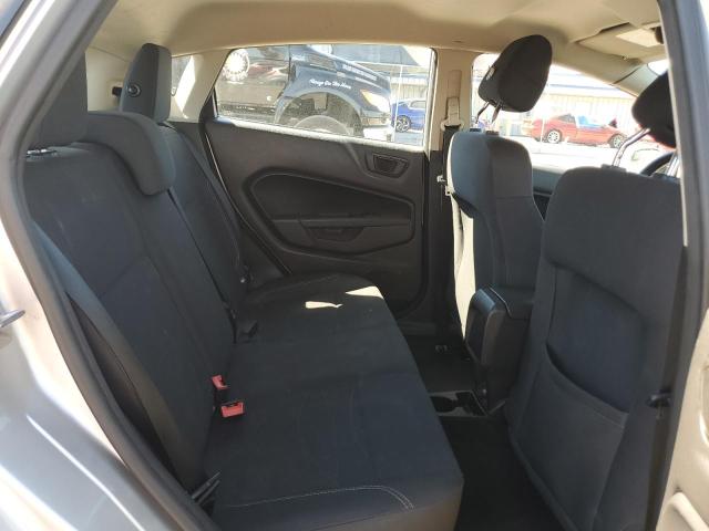 3FADP4EJXJM110757 - 2018 FORD FIESTA SE ვერცხლისფერი ფოტო 10