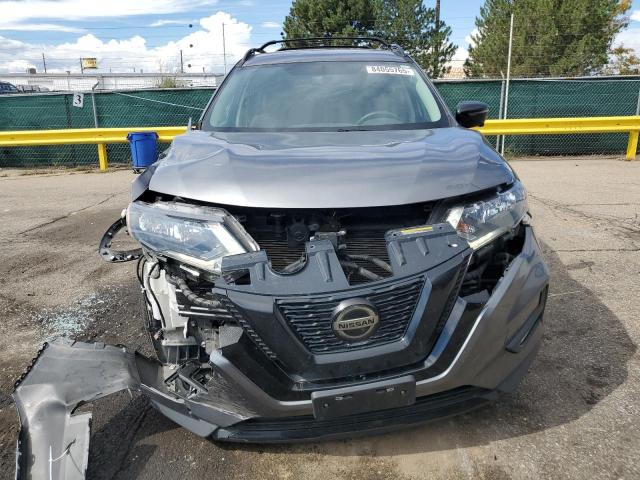 5N1AT2MV6JC802965 - 2018 NISSAN ROGUE S ნაცრისფერი ფოტო 5