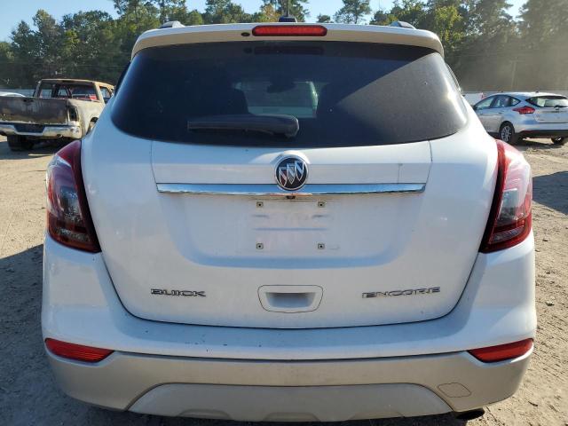 KL4CJASBXJB589279 - 2018 BUICK ENCORE PREFERRED Biały zdjęcie 6