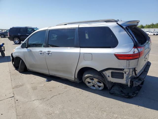 5TDKK3DC1FS575965 - 2015 TOYOTA SIENNA LE SILVER photo 2