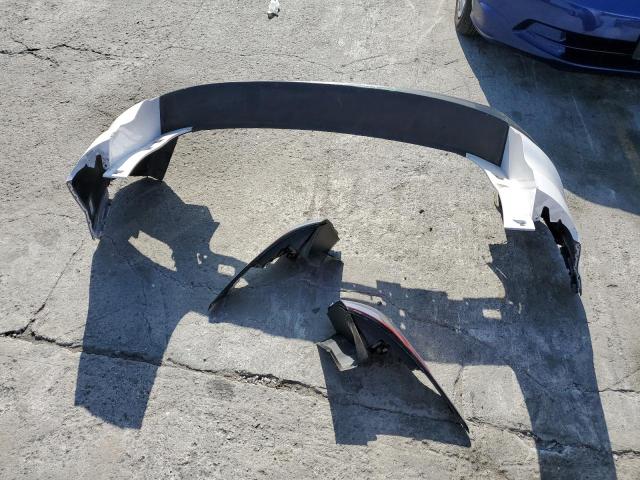 1FMCU9GDXJUB59001 - 2018 FORD ESCAPE SE WHITE photo 13