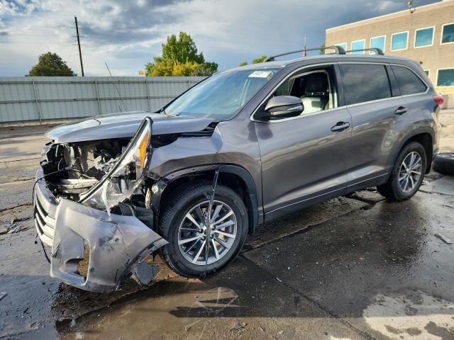 2017 TOYOTA HIGHLANDER SE, 