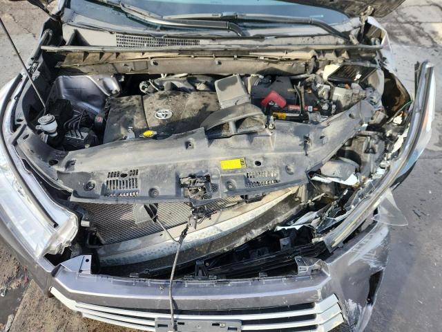 5TDJZRFH9HS434342 - 2017 TOYOTA HIGHLANDER SE GRAY photo 12