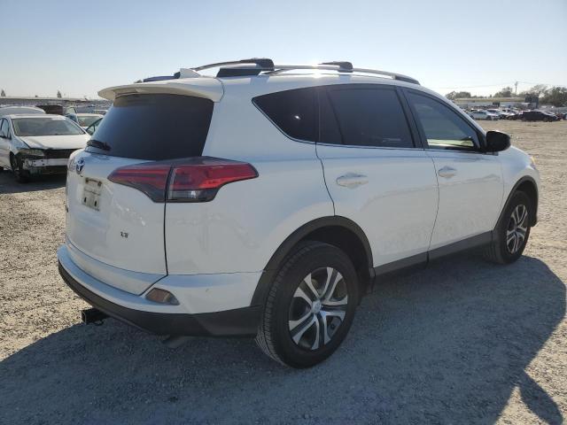 JTMZFREV8HJ104031 - 2017 TOYOTA RAV4 LE 白色 照片 3
