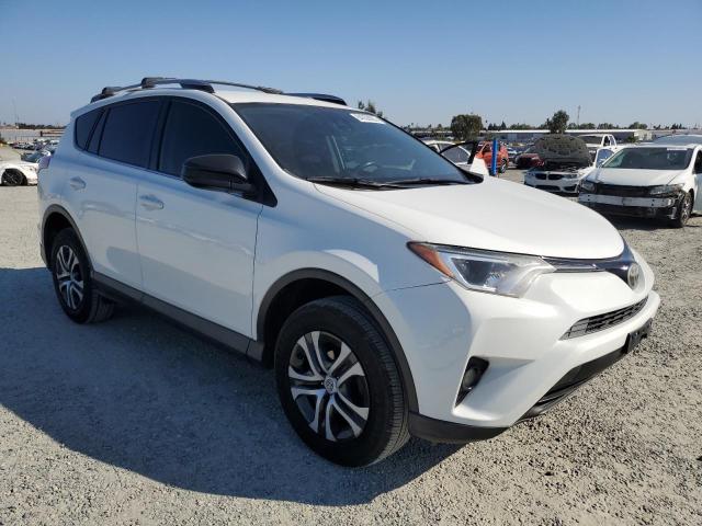 JTMZFREV8HJ104031 - 2017 TOYOTA RAV4 LE 白色 照片 4