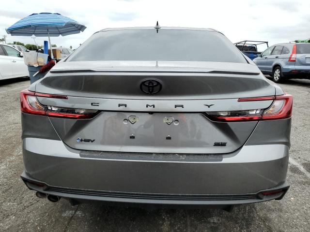 4T1DAACK8SU613654 - 2025 TOYOTA CAMRY XSE Grau Foto 6