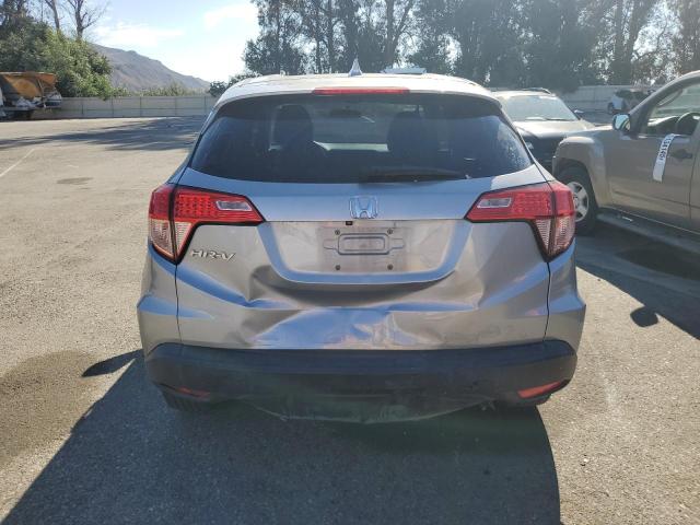3CZRU5H31JM720956 - 2018 HONDA HR-V LX Արծաթագույն լուսանկար 6