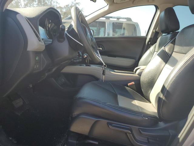 3CZRU5H31JM720956 - 2018 HONDA HR-V LX Արծաթագույն լուսանկար 7