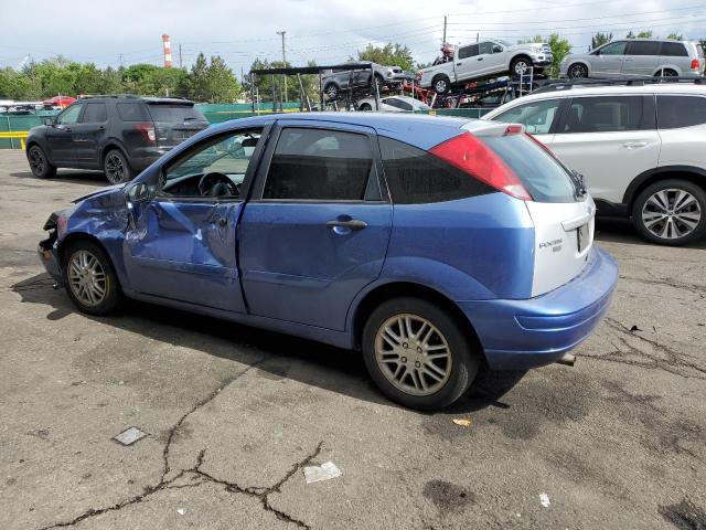 3FAFP37393R188051 - 2003 FORD FOCUS ZX5 BLUE photo 4