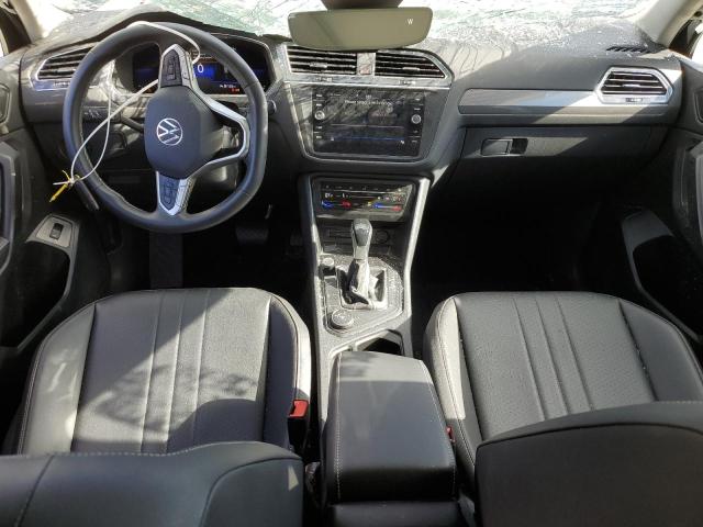 3VV2B7AX4NM038358 - 2022 VOLKSWAGEN TIGUAN SE შავი ფოტო 8