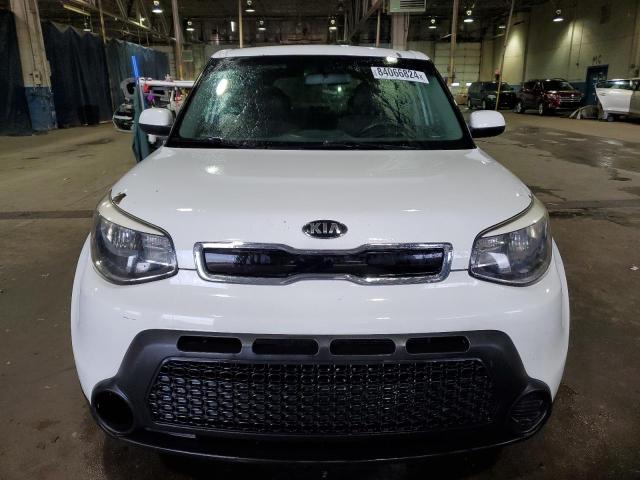 KNDJP3A58F7118938 - 2015 KIA SOUL + WHITE photo 5