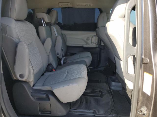 5TDKRKEC6PS168715 - 2023 TOYOTA SIENNA LE 灰色 照片 11