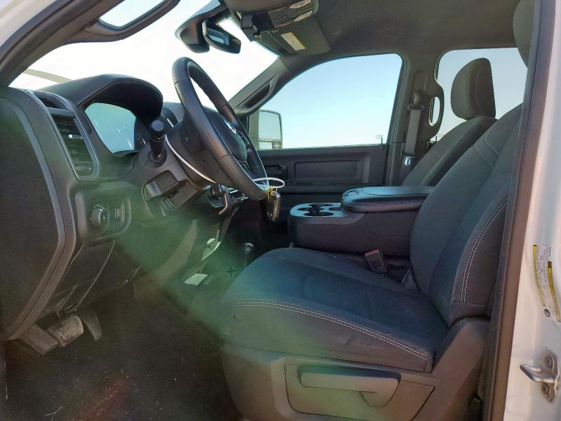 3C6UR5CJXRG181990 - 2024 RAM 2500 TRADESMAN Beyaz fotoğraf 7