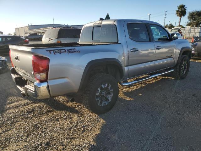 3TMAZ5CN9HM050094 - 2017 TOYOTA TACOMA DOUBLE CAB Grau Foto 3