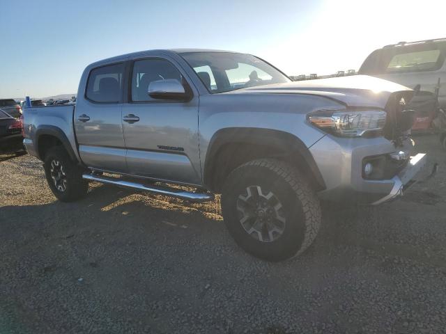 3TMAZ5CN9HM050094 - 2017 TOYOTA TACOMA DOUBLE CAB Grau Foto 4