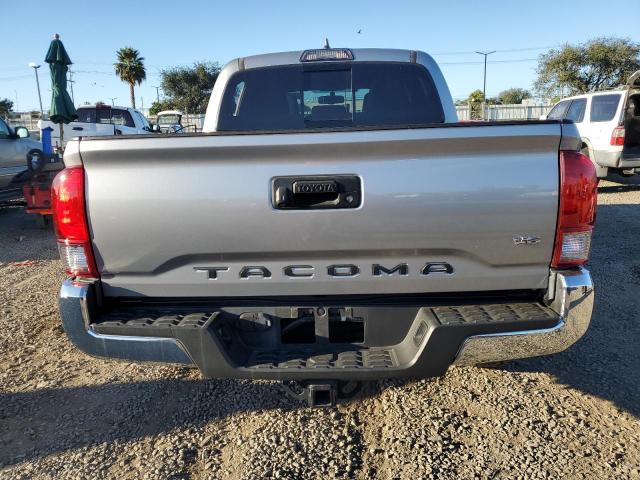 3TMAZ5CN9HM050094 - 2017 TOYOTA TACOMA DOUBLE CAB Grau Foto 6