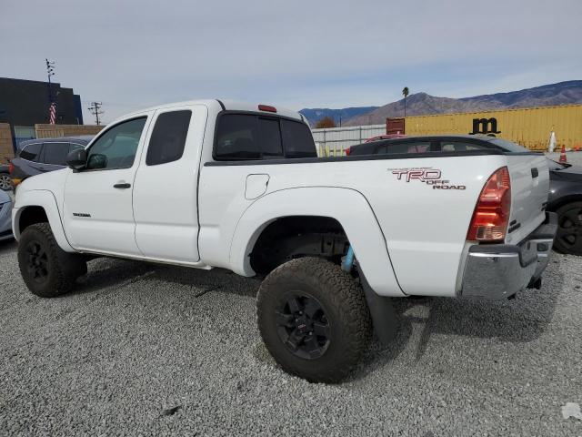 5TETU62N35Z037564 - 2005 TOYOTA TACOMA PRERUNNER ACCESS CAB WHITE photo 2