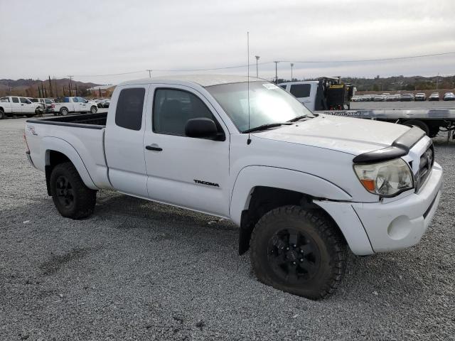 5TETU62N35Z037564 - 2005 TOYOTA TACOMA PRERUNNER ACCESS CAB WHITE photo 4