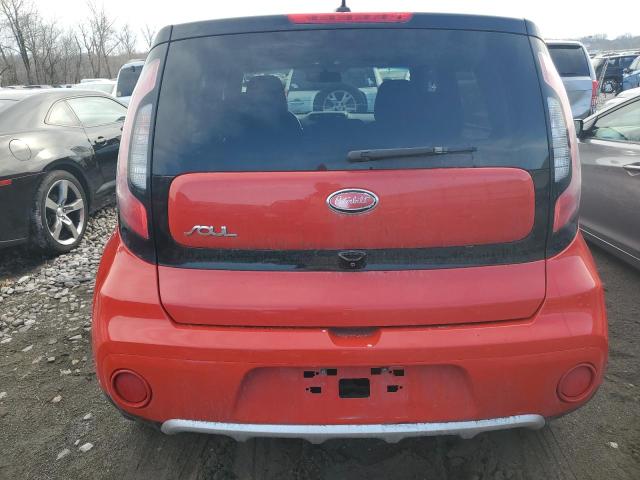 KNDJP3A52J7598306 - 2018 KIA SOUL + RED photo 6