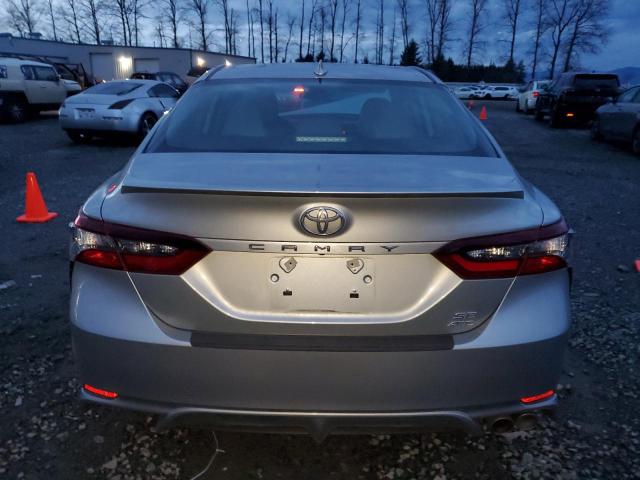 4T1G11BK4RU109790 - 2024 TOYOTA CAMRY SE NIGHT SHADE SILVER photo 6