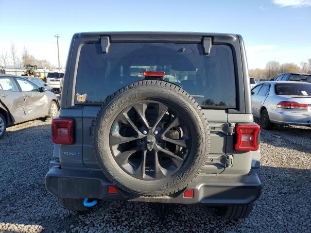 1C4JJXP62NW198525 - 2022 JEEP WRANGLER U SAHARA 4XE GRAY photo 6