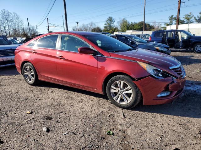 5NPEB4AC1DH709058 - 2013 HYUNDAI SONATA GLS RED photo 4