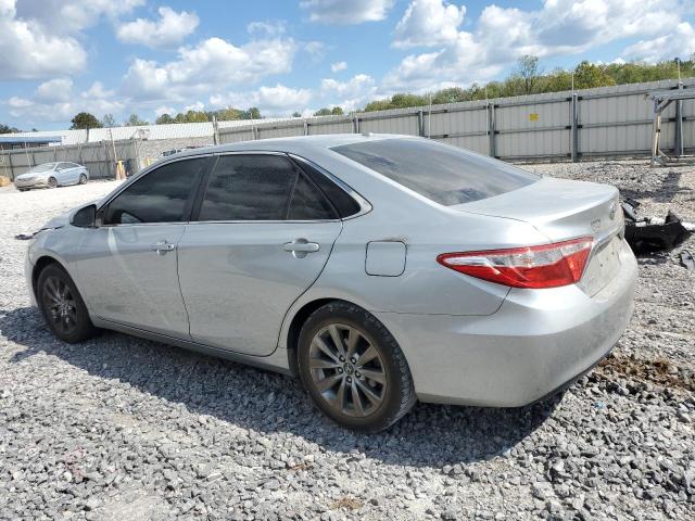 4T4BF1FK8GR555952 - 2016 TOYOTA CAMRY LE SILVER photo 2