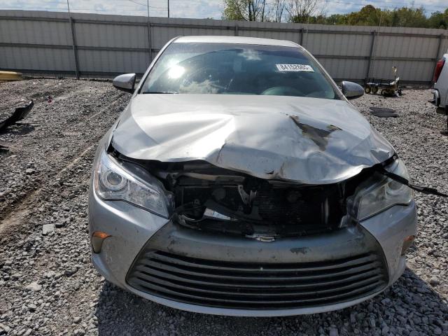 4T4BF1FK8GR555952 - 2016 TOYOTA CAMRY LE SILVER photo 5