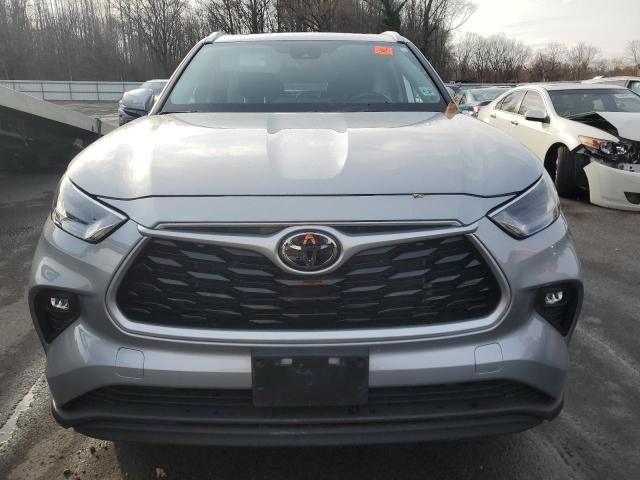 5TDGZRBH8NS572708 - 2022 TOYOTA HIGHLANDER XLE GRAY photo 5