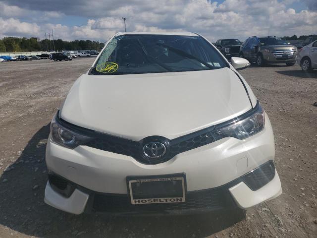 JTNKARJE7JJ569925 - 2018 TOYOTA COROLLA IM أبيض صورة 5