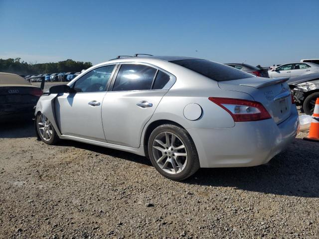 1N4AA5AP8BC829917 - 2011 NISSAN MAXIMA S 银色 照片 2